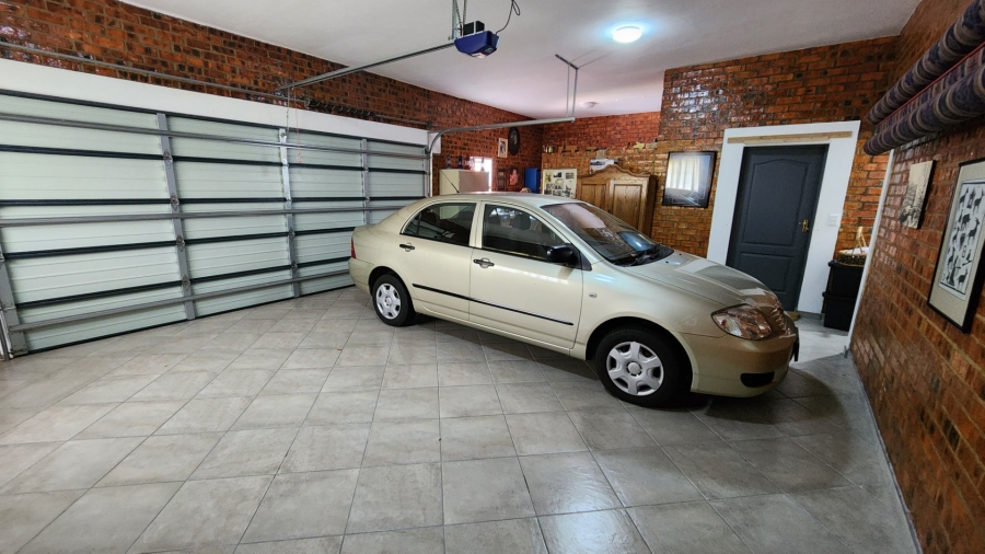 3 Bedroom Property for Sale in Fraaiuitsig Western Cape